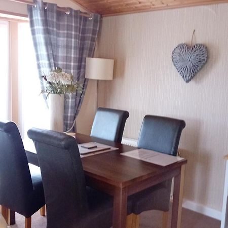 Baytree Lodge At Three Lochs Holiday Park, New Ask About Our Packages Birthday ,Anniversary,Family,Pamper Packages Available Balminnoch Экстерьер фото